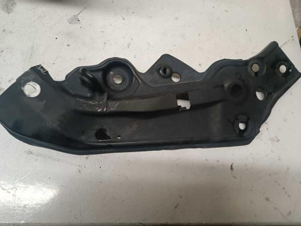 SUPPORT FACE AVANT GAUCHE VW - Vue 1